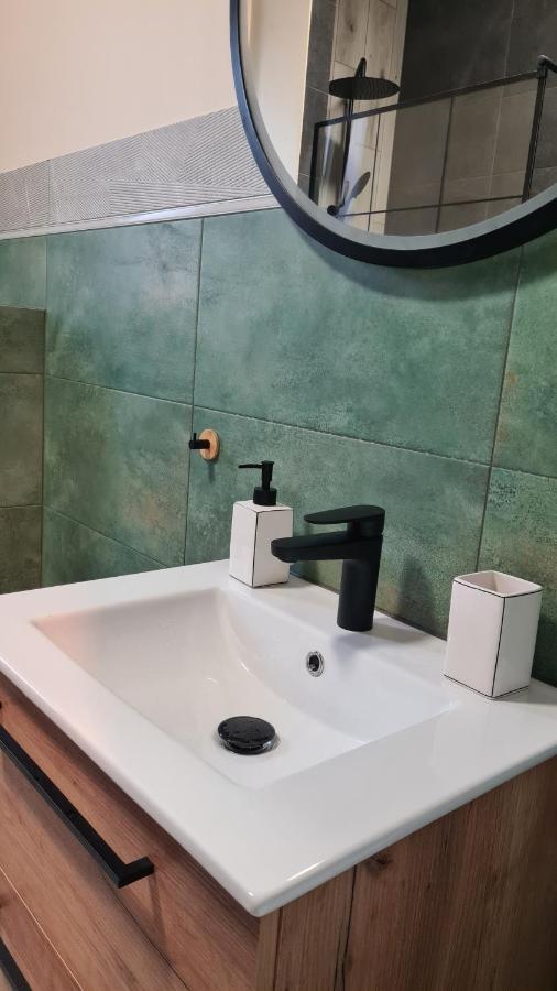 Urocze Apartamenty Na Wsi Goledzinow Екстериор снимка